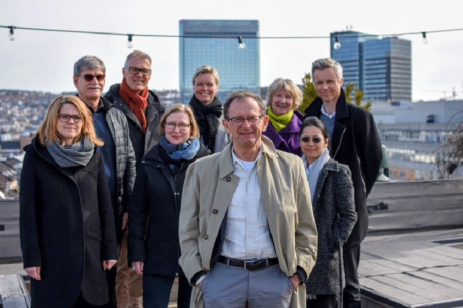 Fagjuryen for Statens pris for byggkvalitet ledes av tidligere fylkesmann i Vestfold, Erling Lae (foran). Henning Torp/DiBK