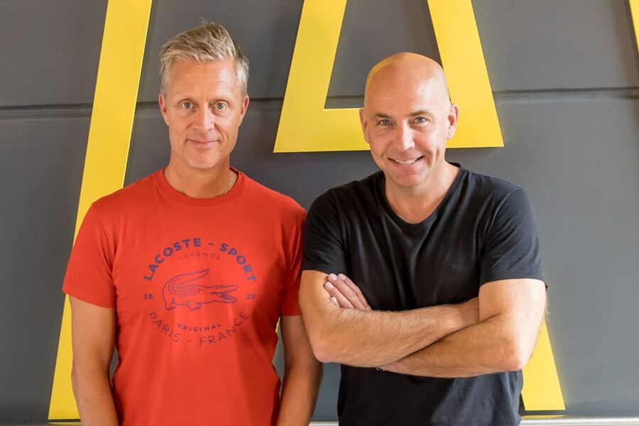 Daglig leder Knut Wennevold (t.v.) og administrerende direktør Torkil Skancke Hansen har kommet til enighet om salg av Wennevolds Elektro AS til Assemblin. 