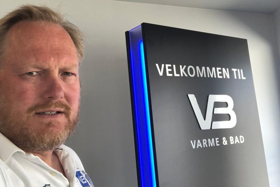 - Utfordringen for oss som opplæringsbedrift er at elevene kan miste interessen for rørleggerfaget under lærlingperioden. Allikevel er vi som bedrift forpliktet til å gjennomføre hele perioden på to og et halvt år, sier Lasse Hartz-Bruun i Konnerud Rør AS.