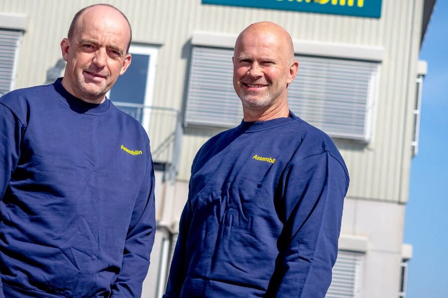 Jon Kolstø (t.v.) og Stein Rasch er fra 3. april ansatt som henholdsvis HR-sjef og lærlingsansvarlig i Assemblin.