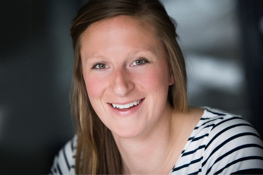  Vi så en dobling allerede mellom 2015 og 2016, men det vi ser nå er mer enn en tredobling. Av de 765 solcelleanleggene vi har støttet de siste tre årene ble hele 544 støttet i fjor, sier markedssjef Anna Barnwell i Enova