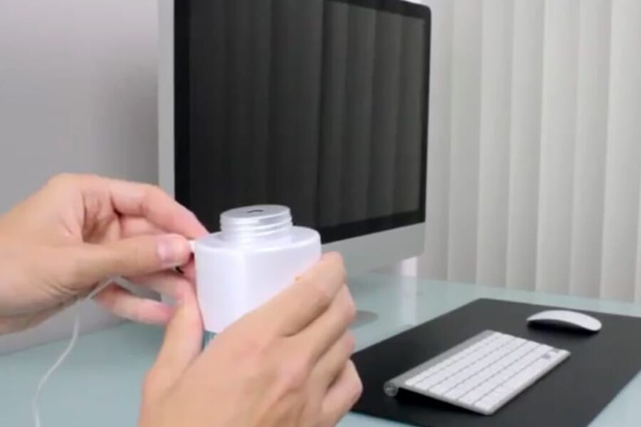 Enkle befuktere som kobles til USB-port på PC som denne fra Satechi, kan gi lokal kontroll over inneklima. (Foto: Satechi).