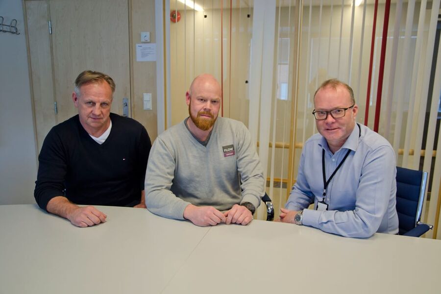 Tre sentrale personer i rørbransjen mener det er på tide at rørentreprenørene begynner å mene noe i forhold til avvik i kontaktshåndtering og forhandlinger mellom hovedentreprenører og underentreprenører. Disse tre er fra venstre, Helge Ranheim, daglig leder i Østlandske VVS AS, Tom Hauger, leder prosjektavdeling / ansvarlig for effektivisering og prosessutvikling i Flow -Group AS, og Jan Skaarderud, avdelingssjef for prosjekter ved Oras i Bravida.