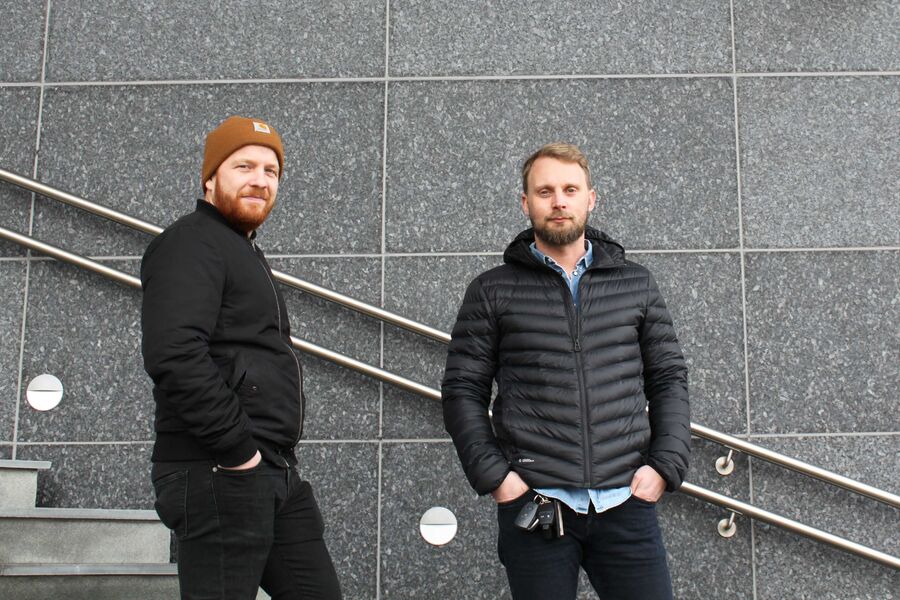 Kasper Tvedt,(tv) partner og driftsleder, og daglig leder Anders Grevstad etablerte Grevstad & Tvedt VVS i 2013. Sammen har de skapt en bedrift som omsetter for over 50 millioner. Nå er de oppgitt over lavt enkelte aktører priser prosjekter og jobber, tross stor byggeaktivitet i Bergen. - På oss virker det som noen nesten kjøper seg jobb.