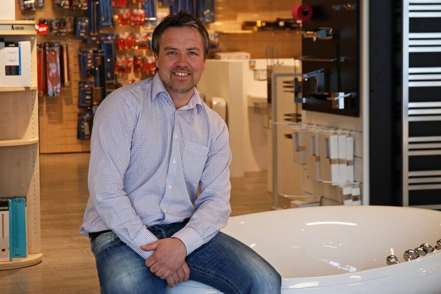 -Vi er en rendyrket interiørbutikk og ikke en rørleggerbedrift. Derfor passer ikke konseptet til en rørkjede  oss like bra, sier Robert Fossum, dalig leder i Bærum VVS Senter. 