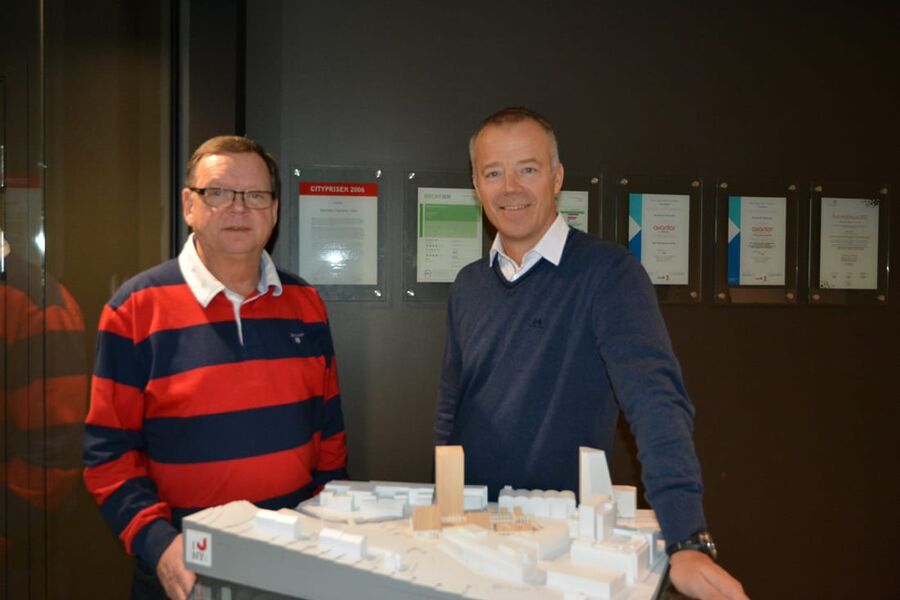 Eiendomssjef Bjørn Nygård og forvaltningsdirektør, Roy Frivoll, mener noe må gjøres med TEK-kravene i forhold til lekkasjesikring i bygg. De mener at DiBK og Sintef snart må skjønne alvoret rundt hvilke konsekvenser dette får for hele bransjen på kort og lang sikt. 