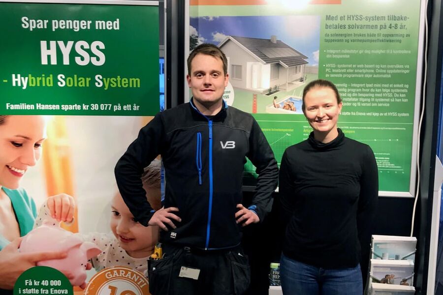 Rørleggerkjeden VB og Free Energy har inngått et strategisk samarbeid. VB Nore VVS i Oslo v/rørleggerlærling Johnny Dahlen og Marthe Lange er en av VB-bedriftene som allerede har solgt HYSS-løsninger en tid.