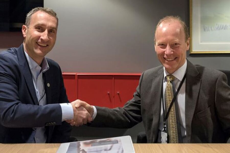 Ståle Rød, Konsernsjef i Sknaska Norge, og Thor Arne Aas, Ekspedisjonssjef i Justisdepratementet.  