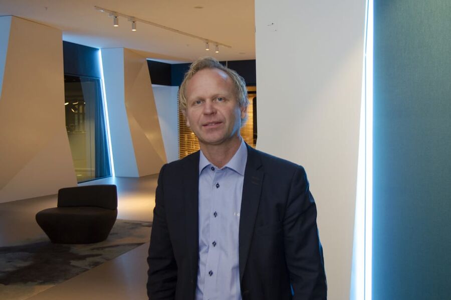 Seniorkonsulent Arvid Aalen i Geberit Norge, sa under sitt foredrag på seminaret om vannlekkasjer fra rørinstallasjoner i bygg at når man ser hvordan rørleggerne og byggebransjen sliter med å bygge gode skjulte installasjoner er det er på tide at vi stiller de ubehagelige spørsmålene. Et av de er om forskriftene slik de foreligger bør revideres. 