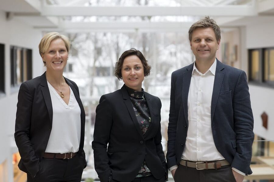 FV: Anne-Hilde Bråtebæk - regiondirektør Øst, Heidi Wolden - konsernsjef, Tommy Stangeland Jahnsen - juridisk direktør. (Foto: Rune Kongsro)