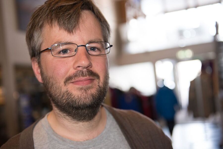 Arnkell J. Petersen, seksjonsleder for inneklima og energi i Erichsen & Horgen, er en av foredragsholderne under frokostseminaret. 