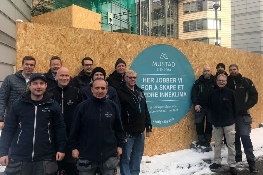 Øverste f.v: Arnstein Stamnes, Terje Wathne, Fredrik Haukland, Terje Vesterhagen, Robert Kongsrud, Mads Rikter-Svendsen. Foran f.v: Johan Dybwad, Kjell Erik Krøkje, Alvaro Martinez, Magnus Dyresen, Erik Mathisen, Oddvar Langeland, Nikolai Marstein.