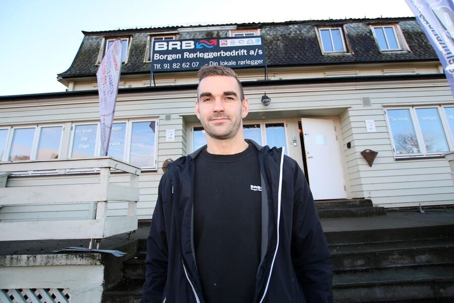 Rørleggermester Joakim Siljuberg opplever stor suksess med Borgen Rørleggerbedrift AS. 29-åringen stiller høye krav til sine ansatte og samarbeidspartnere.   Vi skal unngå reklamasjoner, sier han. Foto: Rune Midtskogen