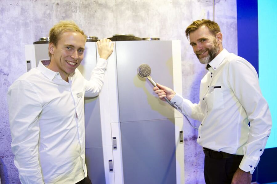 Roar Sangen Braathen, og
Johan Myrman fra Flexit viste under Bygg Reis Deg frem det nye produktet EcoNordic. Foreløpig er det kun skallet som vises frem.