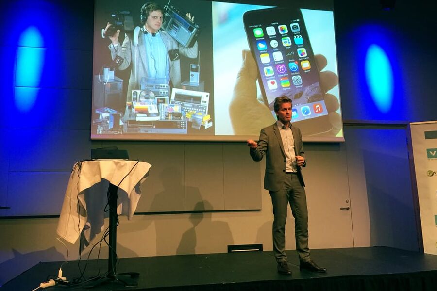 Futuristen Stefan Hyttfors fikk frem både smil og bekymrede uttrykk hos forsamlingen under sitt glimrende innlegg under VA/VVS Dagene 2017. (Foto: Jan H. Kalvik)