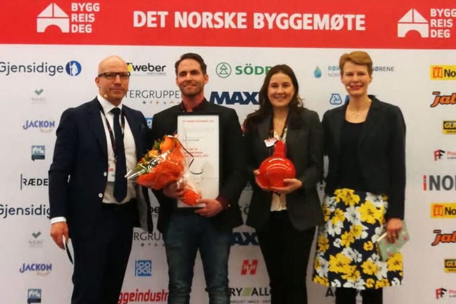 Fra venstre: Adm. dir. Bygg Reis Deg Gunnar Glavin Nybø, daglig leder i HeatWork Reidar J. Schille, markedsansvarlig i HeatWork Kristin Markussen og direktør for Customer Operations i Innovasjon Norge Kristin Malonæs