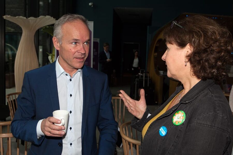 Kommunalminister Jan Tore Sanner (H) lar nasjonale byggeregler overkjøre lokale klimaplaner, mener daglig leder Heidi Juhler i Norsk Fjernvarme (Foto: Johnny Syversen)
