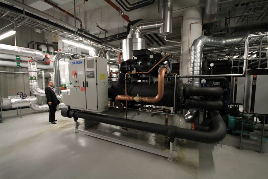 En Dakin VZ installert i teknisk rom i en bank i Oslo. 