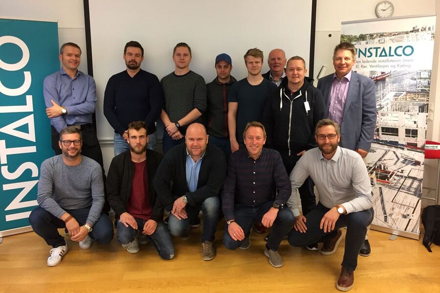 Her har vi det første kullet på Instalco-skolen som startet opp denne uken Her ser vi representanter fra,  VITO teknisk entreprenør, Andersen & Aksnes rørleggerbedrift, Rørteft, Romerike elektro, AR Elektro, Elektriske og Frøland og Ross.