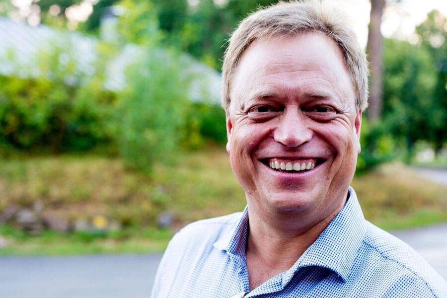 Direktør for forretningsutvikling og IT i Brødrene Dahl,  Gunnar Aftret, mener prispolicyen der Cobuilder har en ensidig økning av prisstrukturen uten at man får en fornuftig begrunnelse for denne, er lite tillitvekkende.