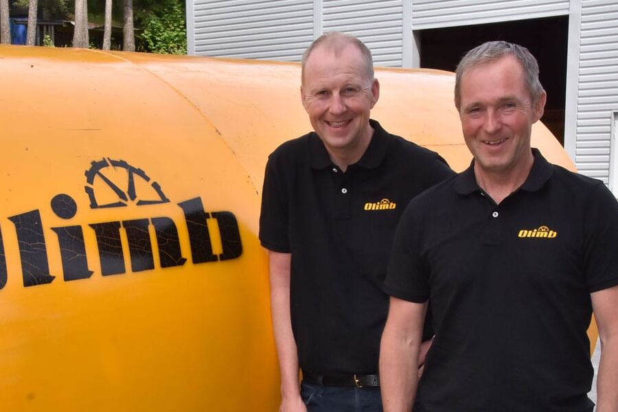 Bildet: Brødrene Tor-Erik og Øystein Olimb (t.v) vil beholde Olimb sine sterke verdier og holde fast ved ambisjonene om å være det ledende selskapet i Norge innen gravefri rørfornying, nå i samarbeid med danske Per Aarsleff.