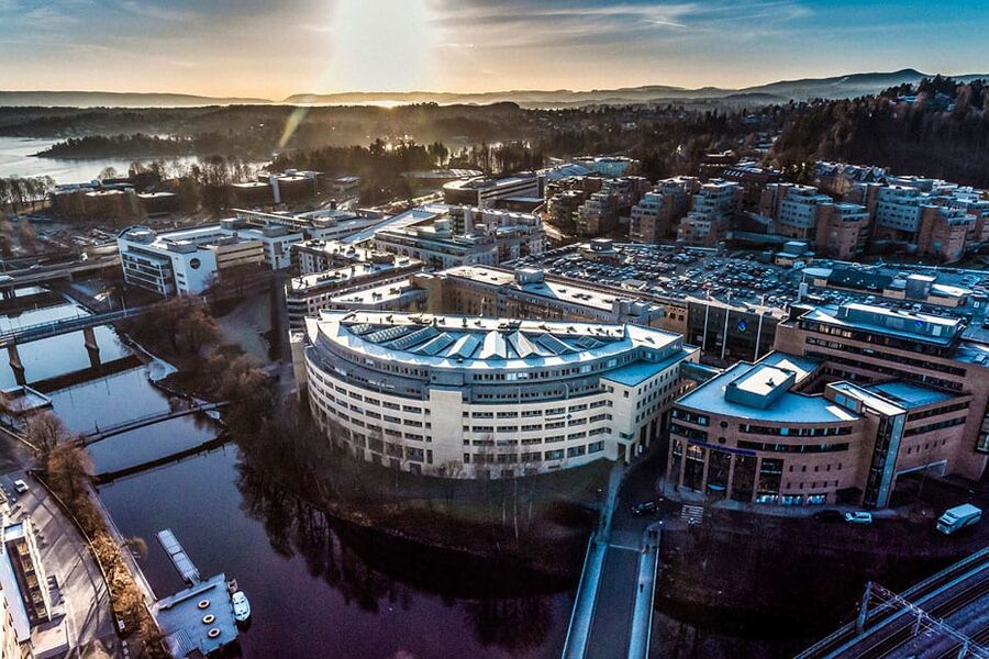 Norconsults Arne Pihl Bordi holder innlegg på VVS-foreningens seminar i Norconsults lokaler i Sandvika. 