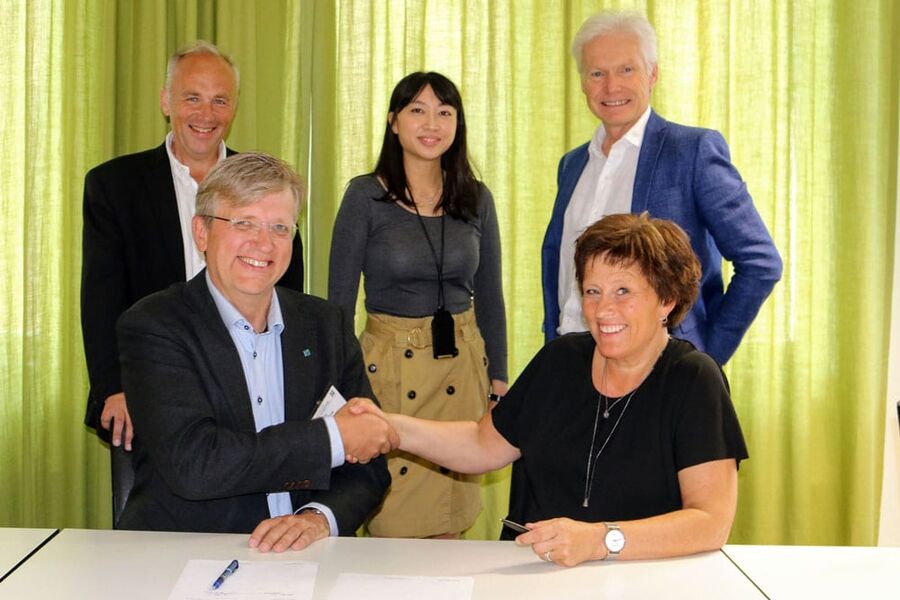 Personer i bildet (f.v) Ole Rontén, Torgeir Moe, Candice Yu, Kristin Fevang, Erik Antonsen. 