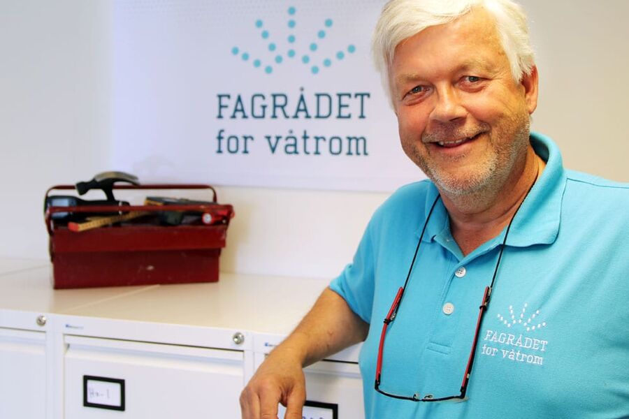 Daglig leder i Fagrådet for våtrom, Cato Karlsen, er fornøyd med den nye endringen.  Ordlyden i TEK17 er mer presise og enklere å forstå. Det er foretatt en opprydding og tydeliggjøring i flere av kapitlene som berører våtrommet. Foto: Monica Krogstad, FFV