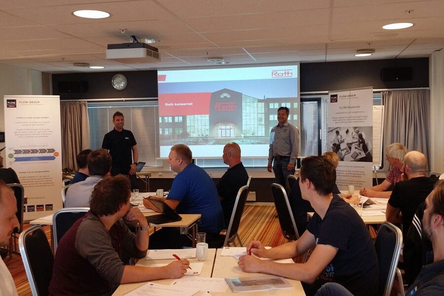 Lars Ketil Aune i Roth Nordic, og Håvård Hildrum, Flow Group under presentasjonen på Gardermoen i går. 