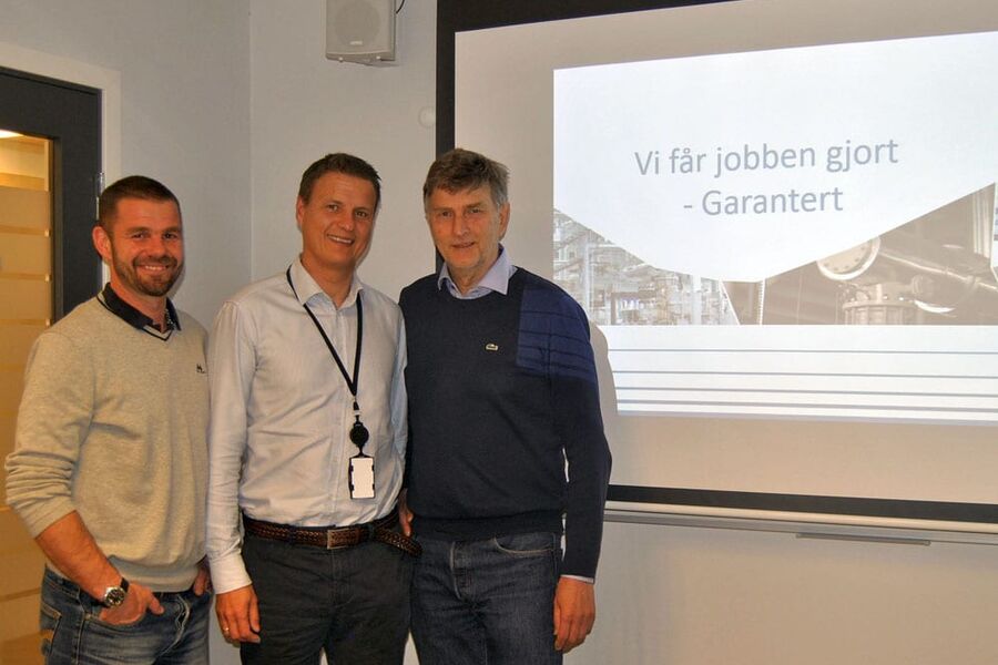 Her er teamet til Oras som er med på.vinnerlaget til Team Veidekke. Fra venstre mot høyre: Lars-Petter Nilsen, Knut Sigvartsen og Erik Vold (Foto: Herman Berg)