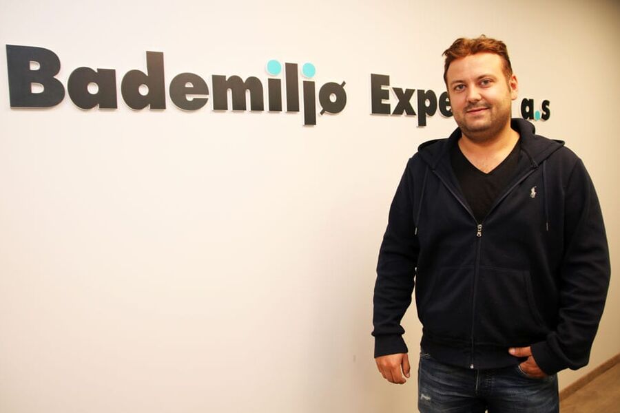 Den Godkjente våtromsbedriften Bademiljø Experten har lagt ned mye tid i arbeidet med å innarbeide gode rutiner blant de ansatte. Rørleggerbedriften bygger flere hundre bad i året.  Godt rykte og skikkelig jobb har mye å si, sier daglig leder, Roger Rasmussen. Foto: Rune Midtskogen