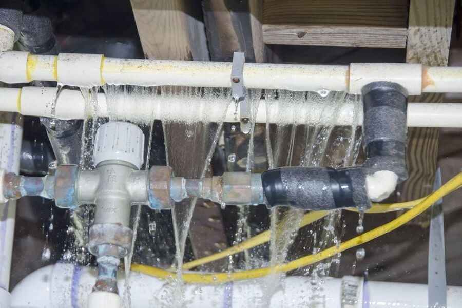 For mange av 1950/60/70-tallets borettslag er tiden overmoden for å utbedre vannrør og avløpsrør.  Noen venter for lenge med tilstandsanalyser og utbedringer. Det kan skape store problemer, sier VVS-rådgiver Lars-Petter Hellevik i Sweco.