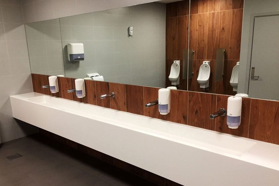 Toalettfasilitetene på City Syd har blitt oppgradert med blant annet en spennende ny berøringsfri Electra tutkran signert Oras Armatur.