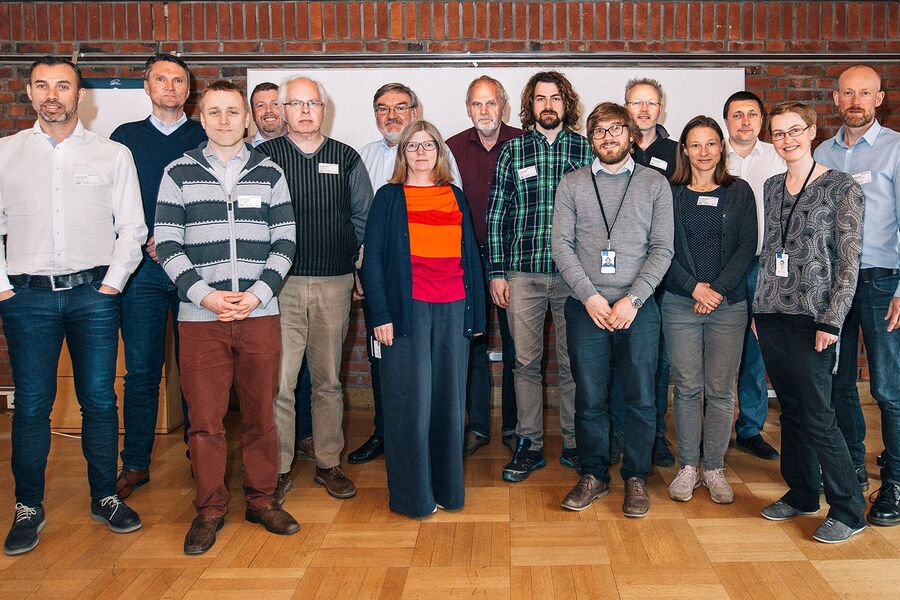 Rundt 20 byggherrer, leverandører og forskere møttes på oppstartsmøtet for prosjektet VarmtVann2030 5. april. Foto: SINTEF Byggforsk