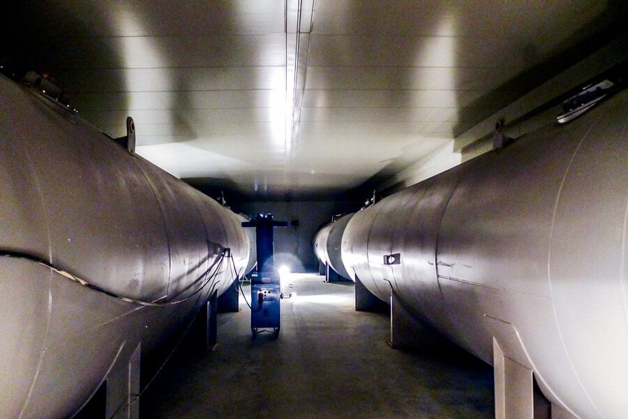 Bergen lufthavn Fleslands nye terminal T3, får energieffekteringshjelp fra en saltblanding fordelt på 44.000 plastceller. Foto: Avinor