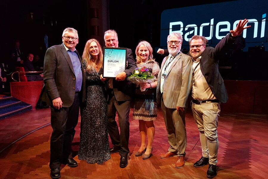 Fra venstre: Svein Martin Nygård, konferansier Marte Stokstad, Olaf Salvesen, Eli Vold, Øystein Foss og Simen Vikskjold - alle fra Foss Fabrikker.