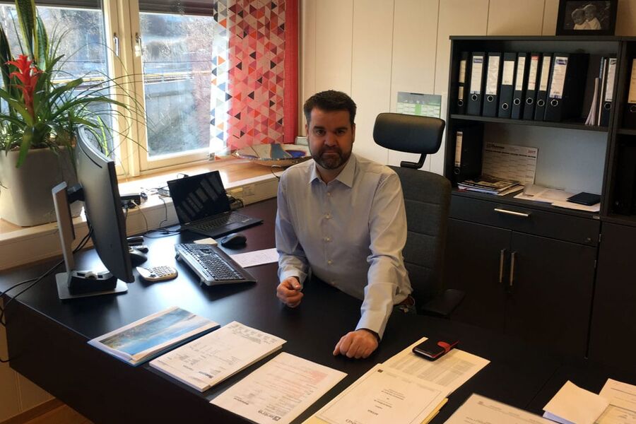 - Det er første gang vi inngår en IPD avtale. IPD er form for samspillskontrakt med kontinuerlig samarbeid mellom byggherre, entreprenør og prosjekterende, og alle er samlokalisert i felles kontorlokaler med «Big Room», sier daglig leder i Haaland Klima AS, Thomas Haaland. 