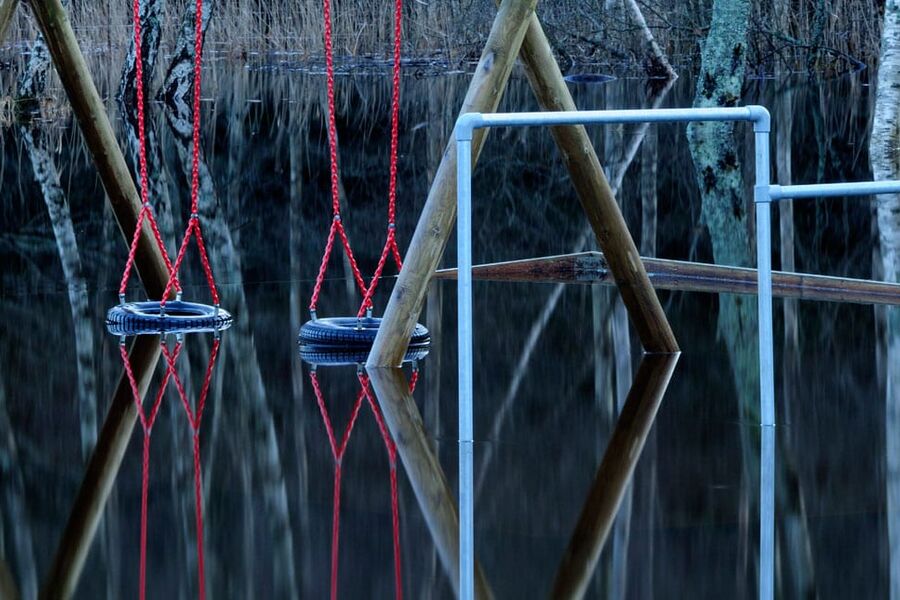 Bildet viser en oversvømt lekeplass på Siggerud, Ski i Akershus. Foto: Magnus Reneflot/NN/Samfoto