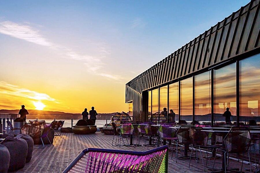 Med solnedgang fra Astrum Skybar, Clarion Hotel & Congress i Trondheim.