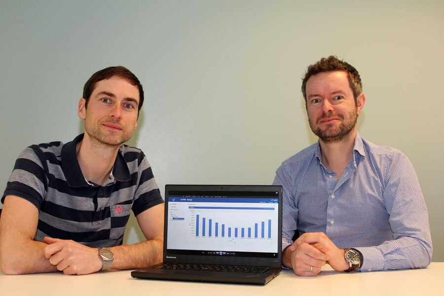 Tino Siebert, prosjektleder i View Software, og Ferry Smits i Rambøll, har inngått samarbeid for å få bedre oversikt over energiforbruk i bygninger. 