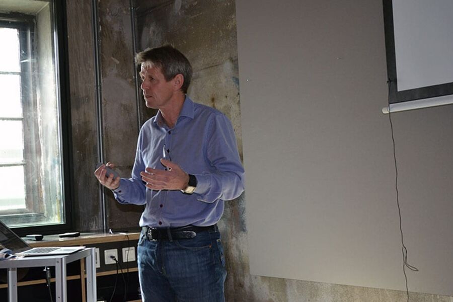 Forskningsleder Lars -Erik Fiskum og Sintef Byggforsk inviterer til miniseminar om: Kjøkkenet det nye våtrommet, 5. april i Oslo. 