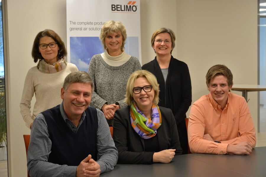Belimo Automation har vokst ut av sine gamle lokaler i Brynsveien. Nå er de på plass i i nye lokaler i Nils Hansens vei 4. Fra venstre foran: Johan Brevik, Karin Jensen, Marius Johansen. Bak fra venstre, Anne Kulaas, Rhona Macadam, og Beathe Hansen