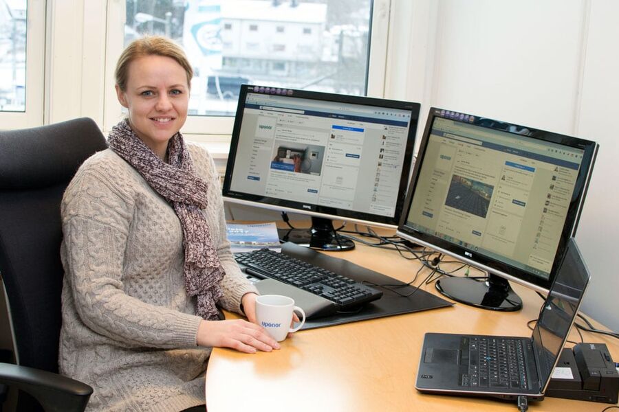 Markedskoordinator Hanne Zakariassen hos Uponor AS presenterer selskapets nye Facebook-sider.