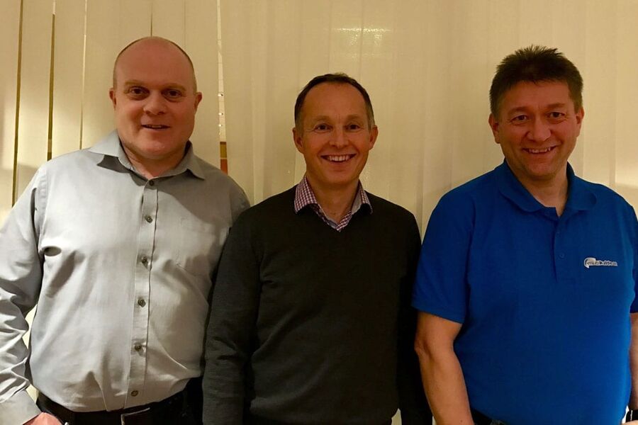 Elektro Bodø kjøper Multi Luft AS. Fra venstre daglig leder i Multi Luft AS, Jack Solstad, adm direktør i Elektro, Einar Jørgensen og daglig leder i Multi Kulde, Mikal Andersen. Pressefoto Elektro AS