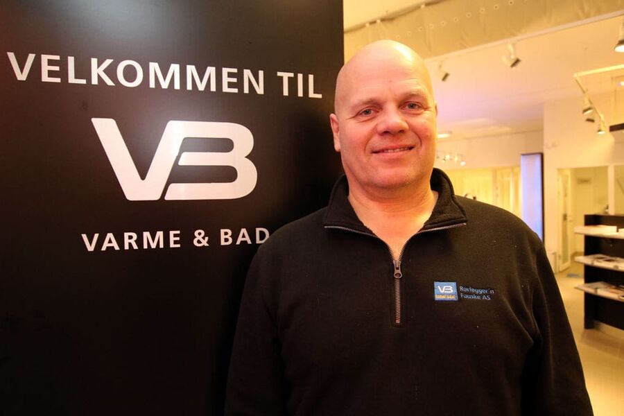 NY TREND: Daglig leder i Rørlegger`n Fauske, Ketil Skår, gleder seg over at så mange unge i byen ønsker å bli rørlegger.  Dagens lærlinger er motiverte og interesserte i faget, sier 55-åringen. 
