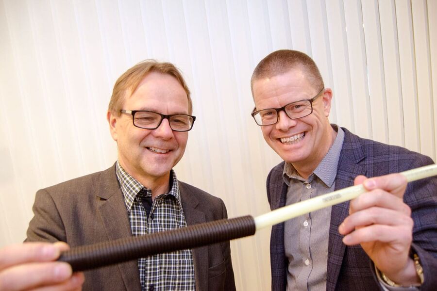 Tom Ole  Stenberg, produktsjef for VVS, og markedssjef Niklas Åkesson hos Norsk Wavin er klare for å lansere et nytt tappevann system. 