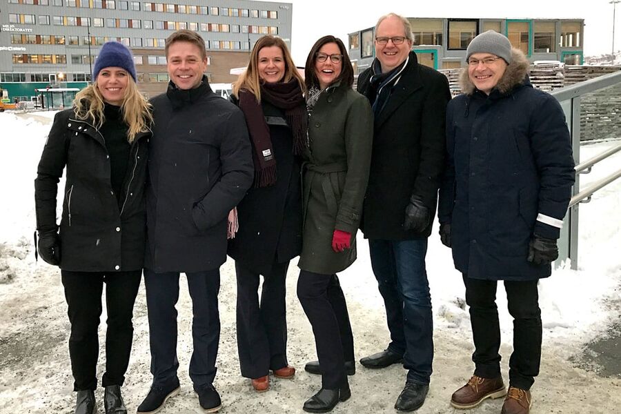 Klare til byggestart: F.v: Siri Steinbakk (Entra), Arve Regland (Entra), Camilla Krogh (Skanska), Stine Hostad (Skanska), Trond Krogstadmo (Skanska), Christopher Philip Griffiths (Skanska)