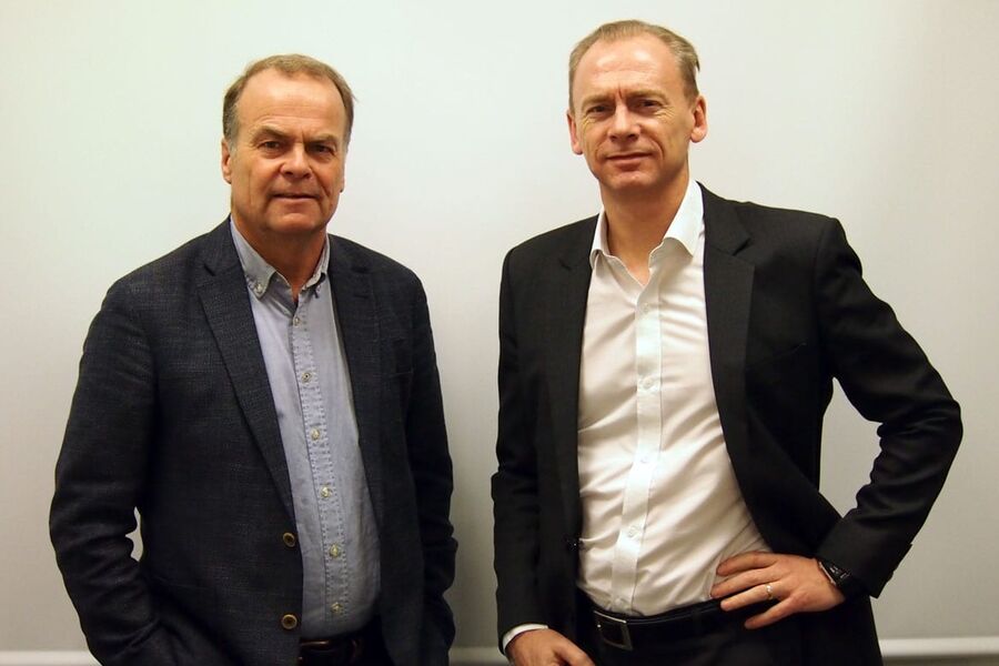 - Rørleggerne må bli flinkere til å ta seg betalt for selve installasjonsjobben. Her gjelder det selvsagt også å fokusere på fagkunnskap, trygghet og kvalitet. Vi som bransje har her et klart fortrinn i forhold til de nye salgskanalene, påpeker  administrerende direktør, Roger Lunde og marketing- og kommunikasjonsdirektør, Herman Larssen i BD. 