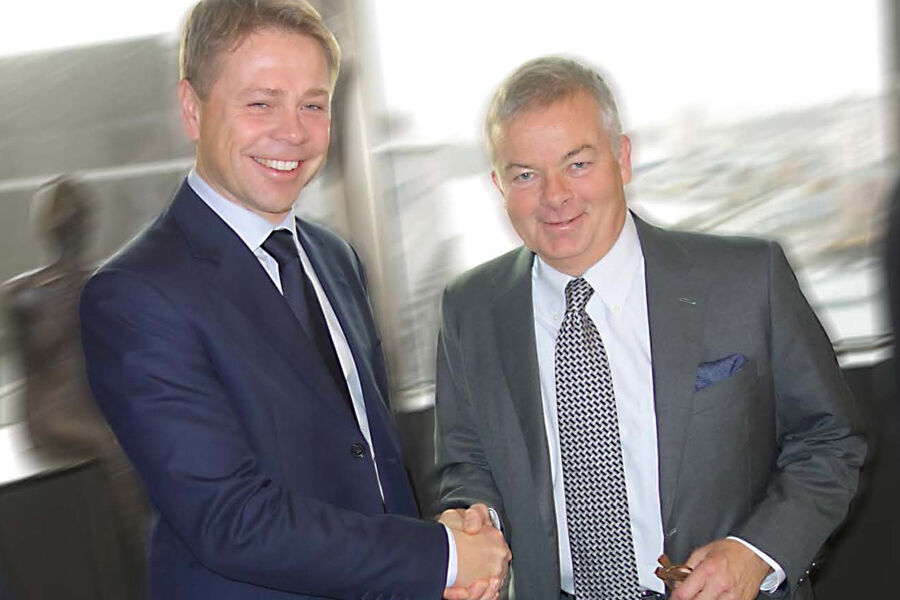 Entras administrerende direktør Arve Regland (t.v.) og konsernsjef Arne Giske i Veidekke ser frem til et godt samarbeid om prosjektet i Tullinkvartalet i Oslo.