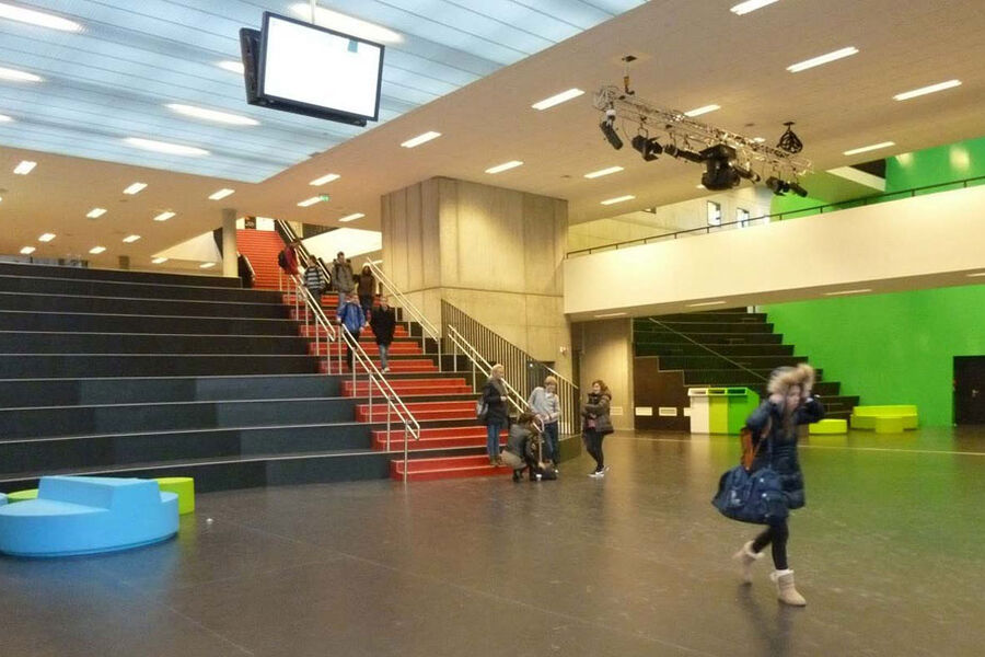 Alle som skal prosjektere bygninger og utearealer med universell utforming, får nå et nyttig verktøy. Foto: Carolyn Ahmer, HiB